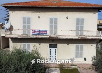 Facciata - Casa indipendente via Luigi Migliori, 76, Giulianova - foto 2