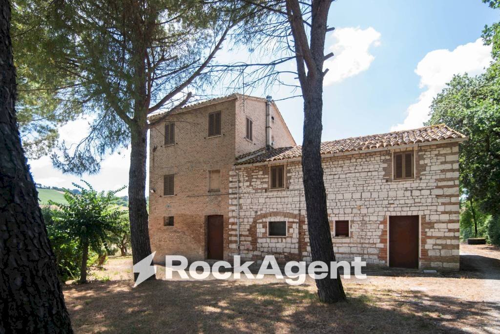 Facciata - Rustic Frazione Magnadorsa, 122, Arcevia - photo 2