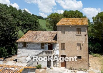 Facciata - Rustic Frazione Magnadorsa, 122, Arcevia - photo 25
