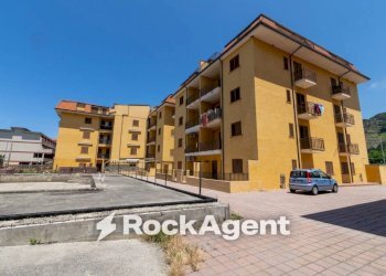 Facciata - Bilocale via Cavour, Nocera Terinese - foto 2