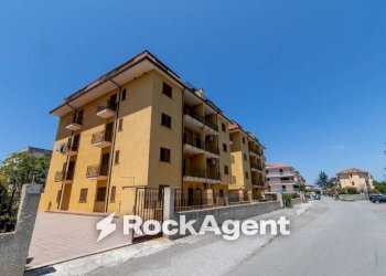 Facciata - Bilocale via Cavour, Nocera Terinese - foto 3