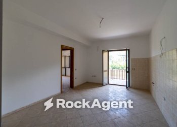 Salone - Bilocale via Cavour, Nocera Terinese - foto 11