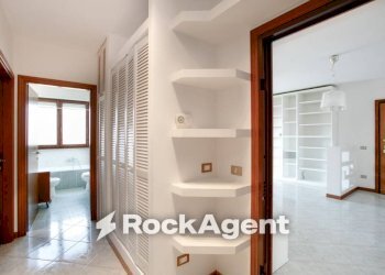 Disimpegno - Quadrilocale via Rocca dei Nibli, Roma - foto 17