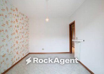 Camera da letto - Quadrilocale via Rocca dei Nibli, Roma - foto 28