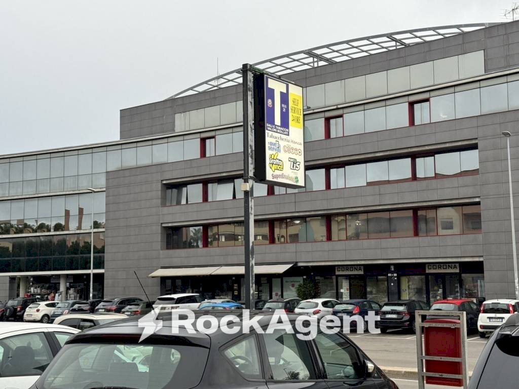 Facciata - Bar - Tabacchi - Ricevitoria viale Aldo Moro, 33, Lecce - foto 2
