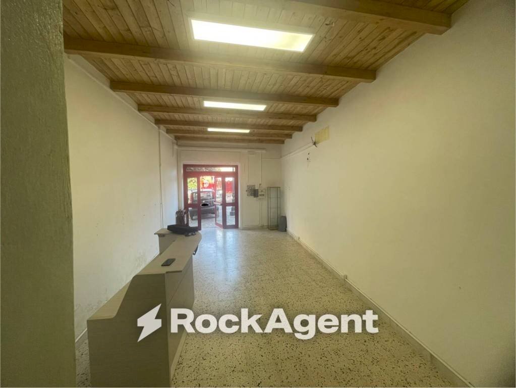 Interno palazzo - Shop piazza Umberto I, Altavilla Silentina - photo 3