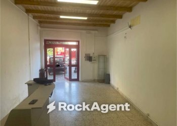 Ingresso - Shop piazza Umberto I, Altavilla Silentina - photo 2