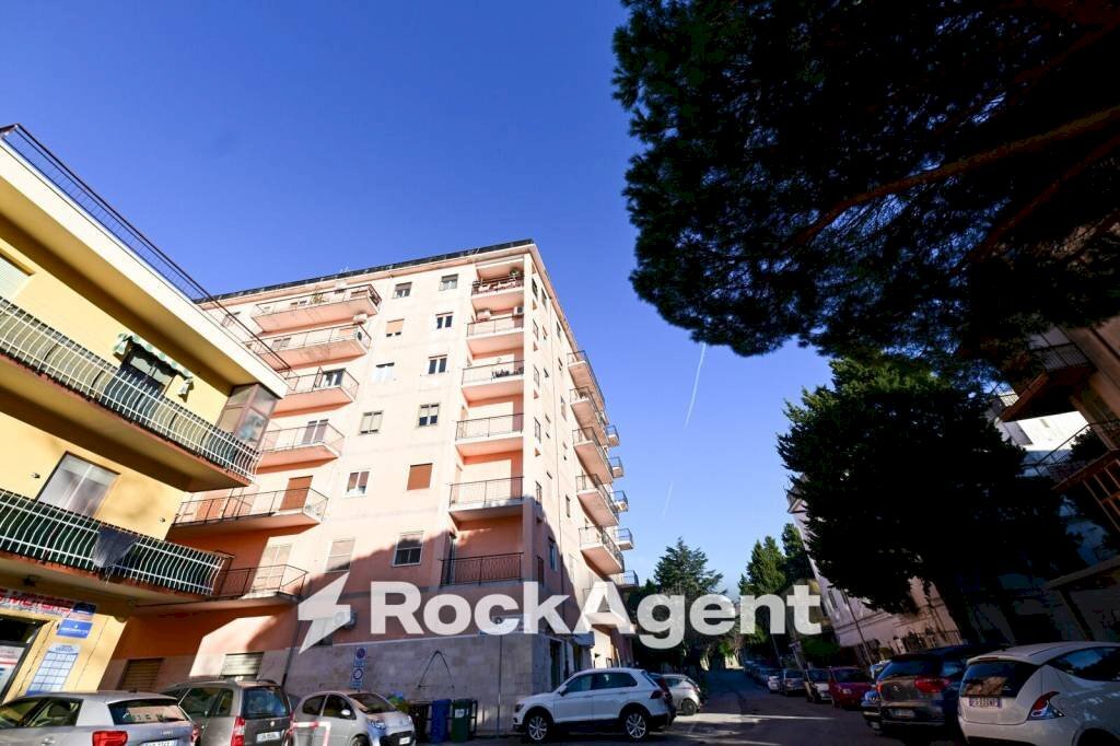 Facciata - Four-room apartment via Bambinello Gesù, 24, Catanzaro - photo 1
