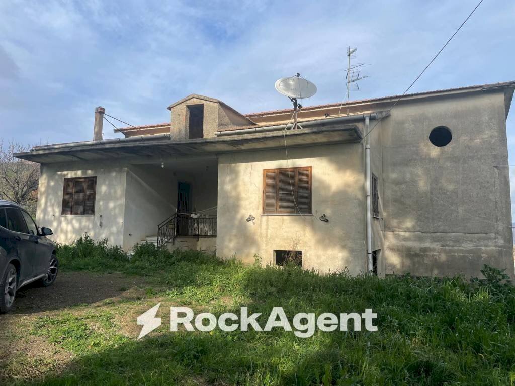 Facciata - Casa indipendente via Borgo San Martino, Altavilla Silentina - foto 1
