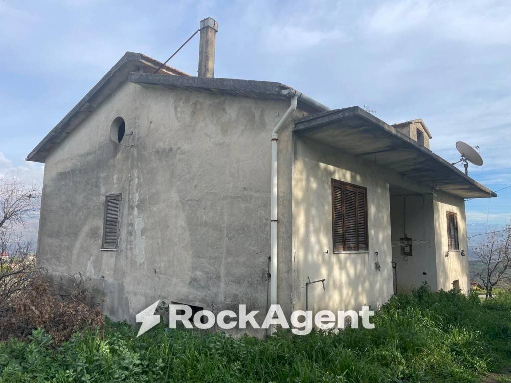 Facciata - Casa indipendente via Borgo San Martino, Altavilla Silentina - foto 3