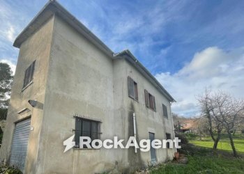 Facciata - Casa indipendente via Borgo San Martino, Altavilla Silentina - foto 2