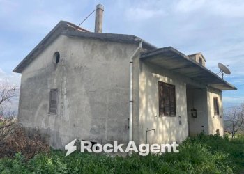 Facciata - Casa indipendente via Borgo San Martino, Altavilla Silentina - foto 3