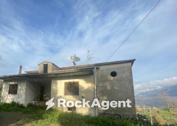 Facciata - Casa indipendente via Borgo San Martino, Altavilla Silentina - foto 4