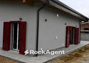 Facciata - Villa via Alagna, Garlasco - foto 7