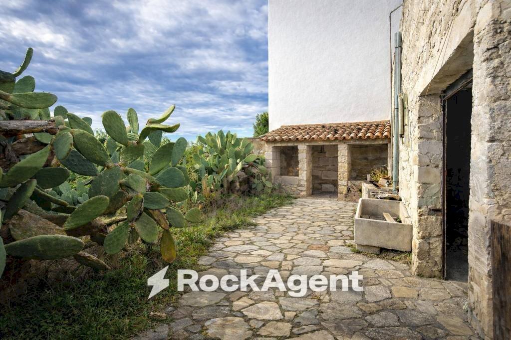 Giardino - Casa indipendente via Circonvallazione, 19, Nociglia - foto 1
