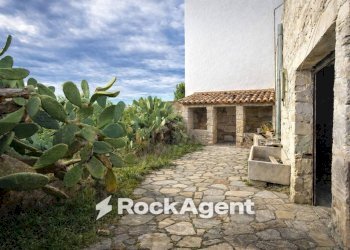 Giardino - Casa indipendente via Circonvallazione, 19, Nociglia - foto 1