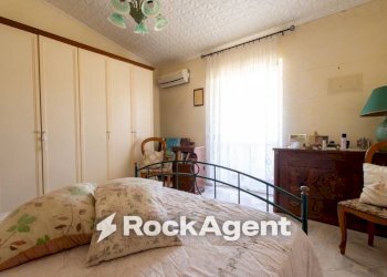 Camera da letto - Villa via Angitola, 56, Catanzaro - photo 23