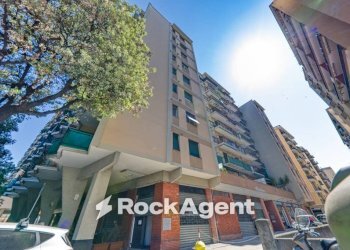 Facciata - Negozio via Giacomo Soliman, 58 R, Genova (zona Sestri Ponente) - foto 3