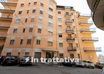 Facciata - Appartamento via Eugenio de Riso, 77, Catanzaro - foto 1