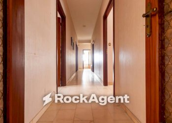 Corridoio - Appartamento via Eugenio de Riso, 77, Catanzaro - foto 22