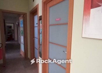 Corridoio - Office via V. Bachelet, 10, Aradeo - photo 6
