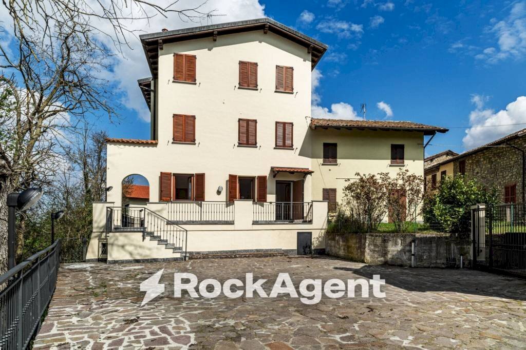 Facciata - Appartamento Frazione Camolino, Montesegale - foto 3