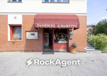 Facciata - Shop via per Camaiore, Lucca - photo 3