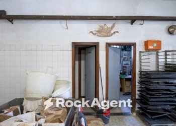 Interno non residenziale - Shop via per Camaiore, Lucca - photo 9