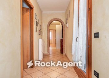 Corridoio - Casa indipendente via Argine Sinistro, 5, Correzzola - foto 6