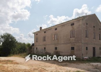 Facciata - Rustic Frazione Magnadorsa, Arcevia - photo 17