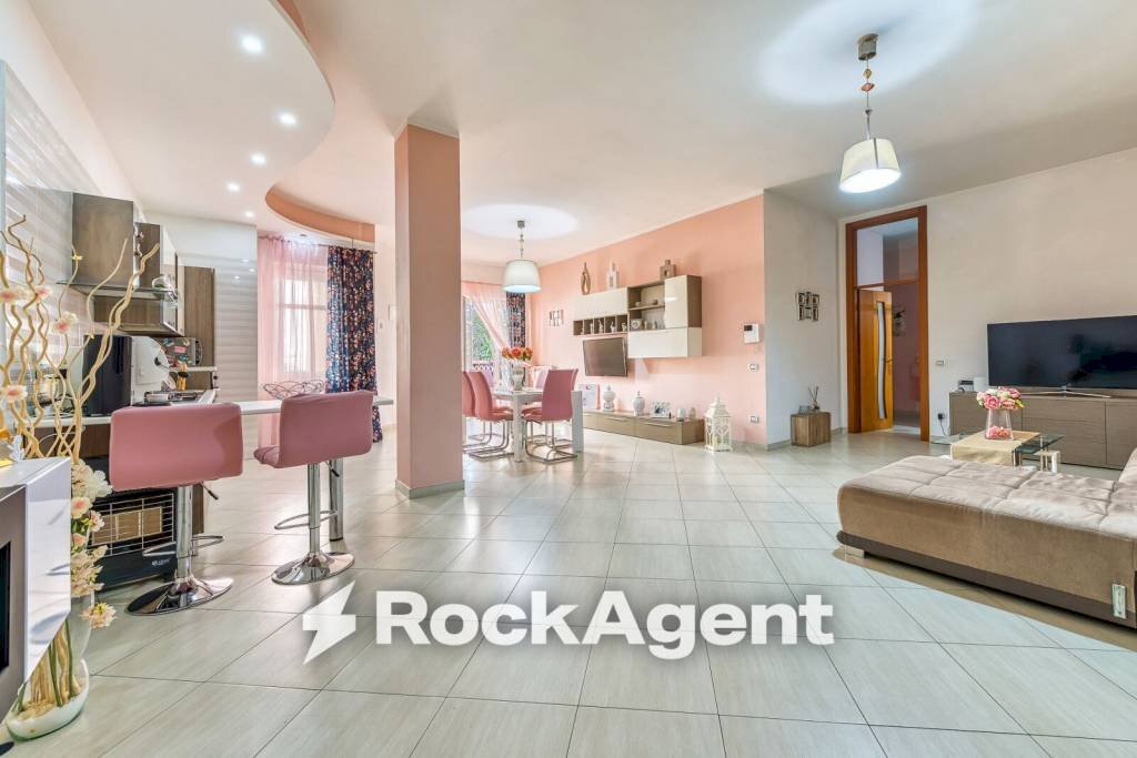 Salone - Four-room apartment via Pino Amato, 16, Casoria - photo 1