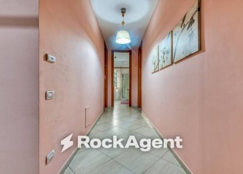 Corridoio - Four-room apartment via Pino Amato, 16, Casoria - photo 10