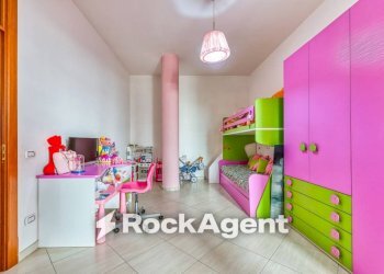 Camera da letto - Four-room apartment via Pino Amato, 16, Casoria - photo 14