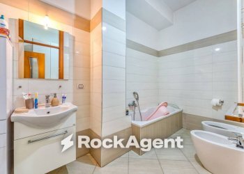 Bagno - Four-room apartment via Pino Amato, 16, Casoria - photo 16