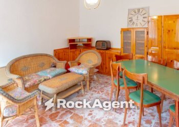 Salone - Appartamento via Collina Forni, 38, Montaldo Scarampi - foto 3