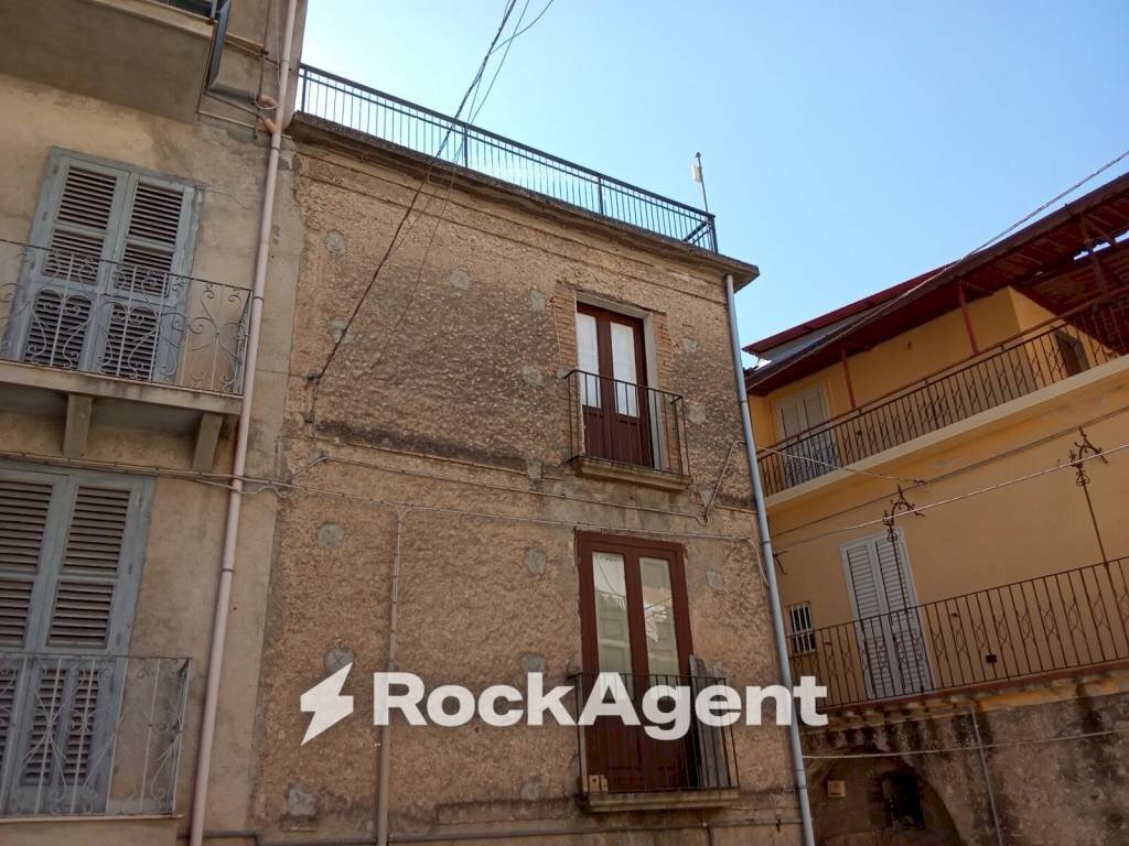 Facciata - Casa indipendente vico Giuseppe Giusti, Gioiosa Ionica - foto 2