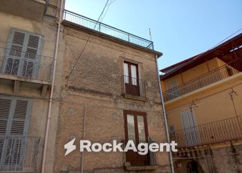 Facciata - Casa indipendente vico Giuseppe Giusti, Gioiosa Ionica - foto 2