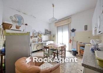 Cucina - Trilocale salita Sella, Genova (zona Apparizione) - foto 15