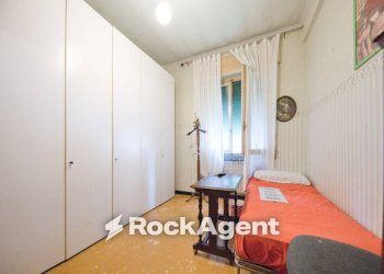 Camera da letto - Trilocale salita Sella, Genova (zona Apparizione) - foto 19