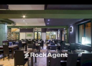 Interno non residenziale - Ristorante piazza Cesare Terranova, Parabita - foto 6