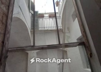 Cortile interno - Shop via Cesare Battisti, 12, Carmiano - photo 22