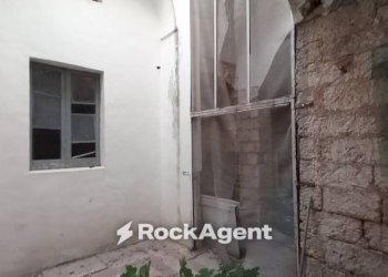 Cortile interno - Shop via Cesare Battisti, 12, Carmiano - photo 28