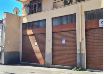 Ingresso - Magazzino via Regina Bianca, 103, Catania - foto 2