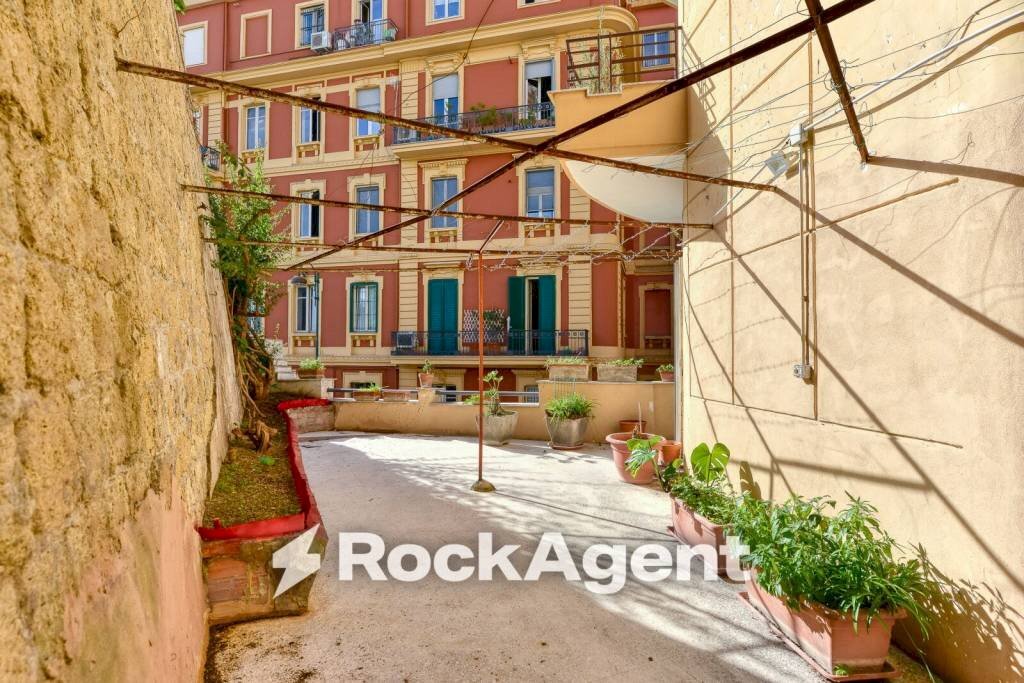 Balcone - Four-room apartment via Torquato Tasso, Napoli (neighborhood Vomero) - photo 2