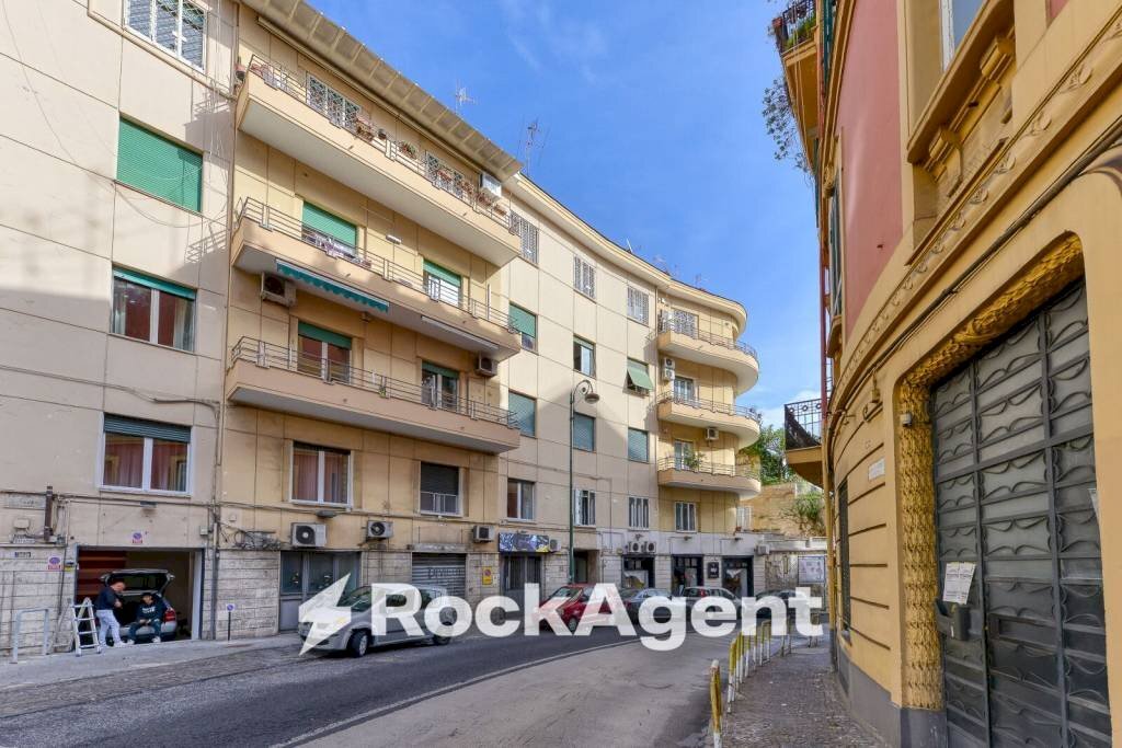 Zona - Four-room apartment via Torquato Tasso, Napoli (neighborhood Vomero) - photo 3