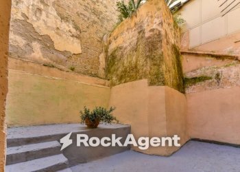 Cortile interno - Four-room apartment via Torquato Tasso, Napoli (neighborhood Vomero) - photo 14