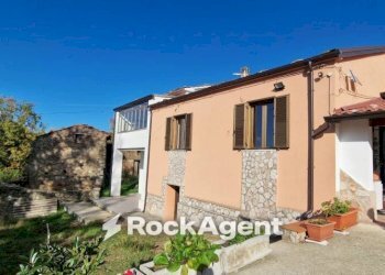 Facciata - Villa via Palmente, 42, Rogliano - foto 2