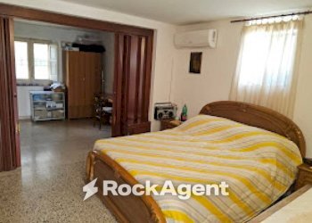 Camera da letto - Casa indipendente Gioiosa Ionica - foto 3