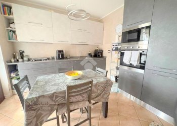 Four-room apartment Via Giuseppe Verdi, San Francesco al Campo - photo 4