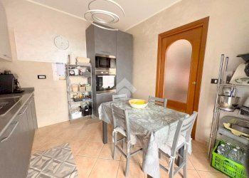 Four-room apartment Via Giuseppe Verdi, San Francesco al Campo - photo 6